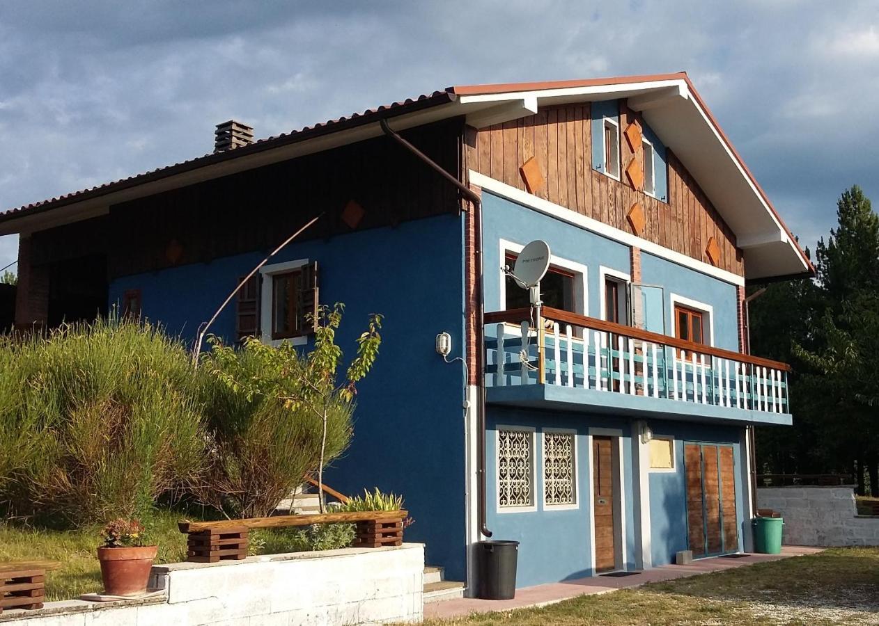 Chalet Ricciano Foligno Exteriör bild
